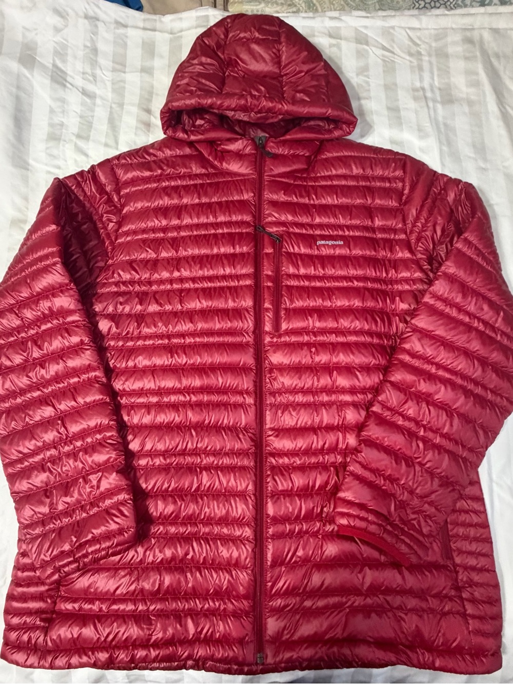 Patagonia Ultralight Down Jacket Hoody Dark Red Puffer Men’s 2XL Style 84767